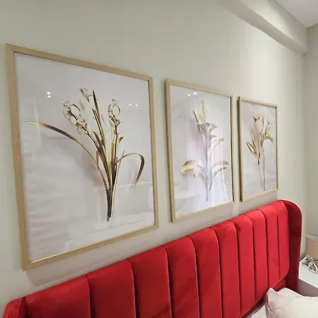 Agora Luxury 4 *