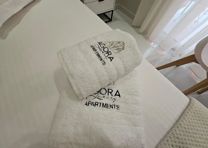 Agora Luxury 4 Apartment *